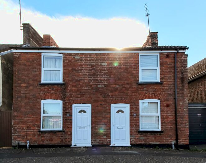 2 Bedroom End Of Terrace House To Rent In Westlode Street, Spalding, Lincolnshire PE11