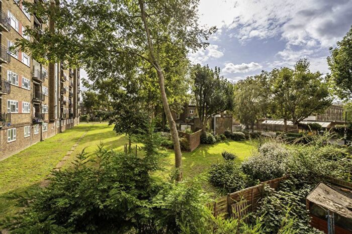 Studio To Rent In Penrose House, Kennington, London, SE17