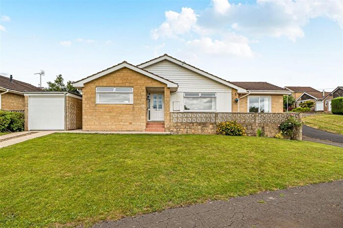 4 Bedroom Detached Bungalow For Sale In Riverside Drive, Chippenham, SN15
