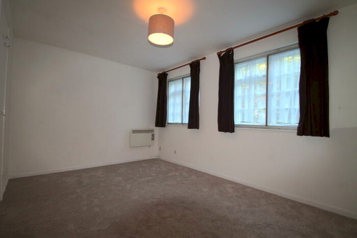 1 Bedroom Flat To Rent In Sopwith Avenue **Zero Deposit Option**, KT9