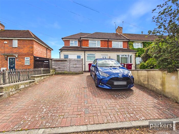 2 Bedroom Apartment For Sale In Hartland Road, Reading, Berkshire, RG2