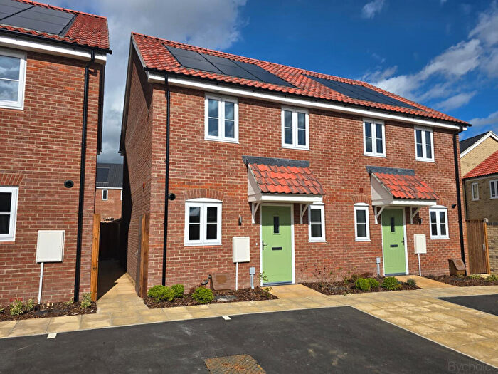 2 Bedroom Semi-Detached House For Sale In Donegal Road, Thetford, Norfolk, IP24