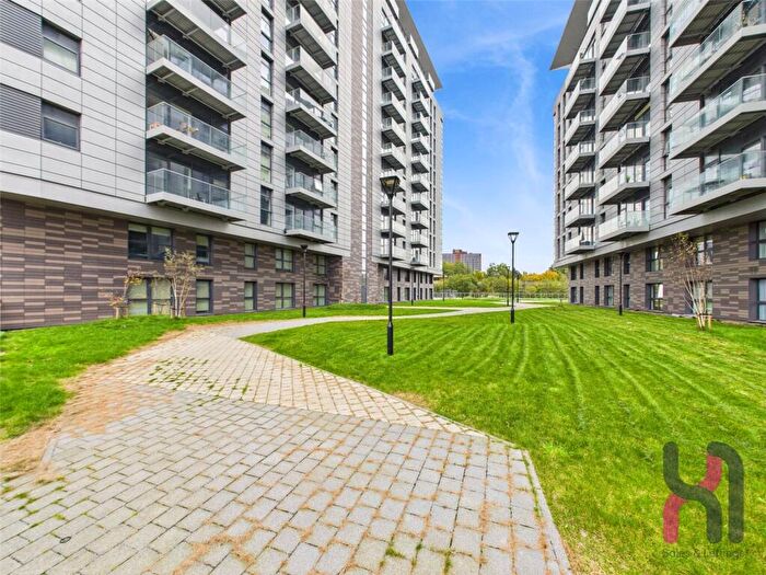 1 Bedroom Flat For Sale In Pomona Strand, Old Trafford, M16