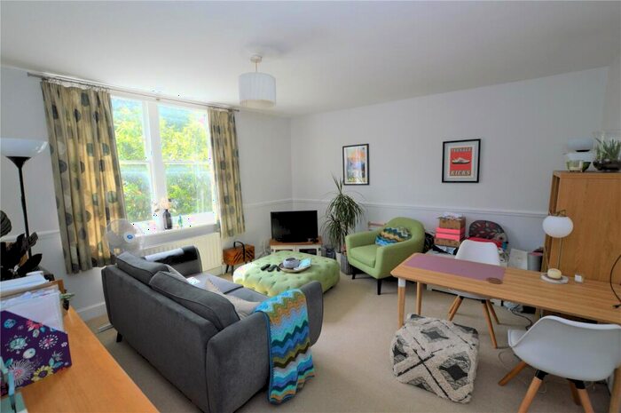 1 Bedroom Apartment To Rent In Vermont Road, London, SE19