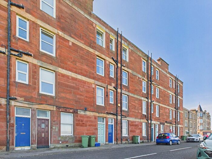 1 Bedroom Flat To Rent In Promenade, Musselburgh, East Lothian, EH21