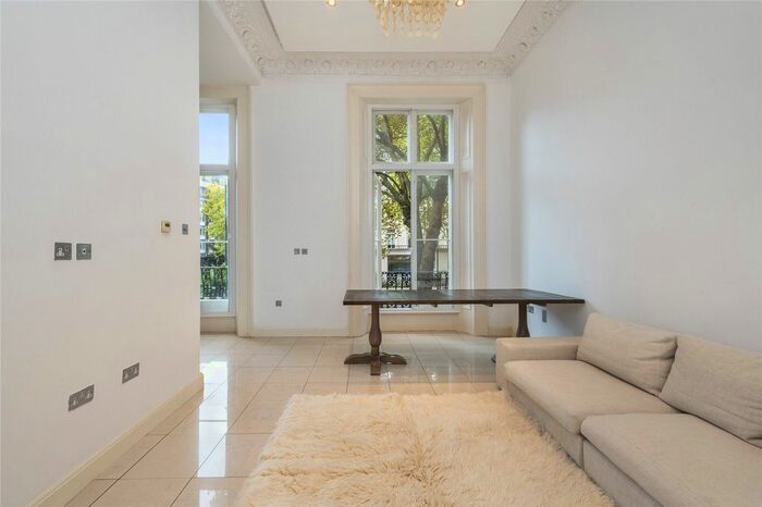 2 Bedroom Flat To Rent In Westbourne Terrace, London, W2