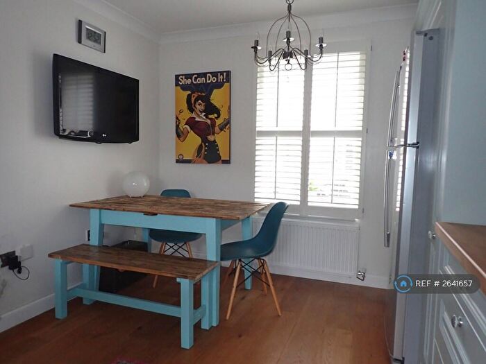 3 Bedroom Terraced House To Rent In Queensgate, Aylesbury, HP19