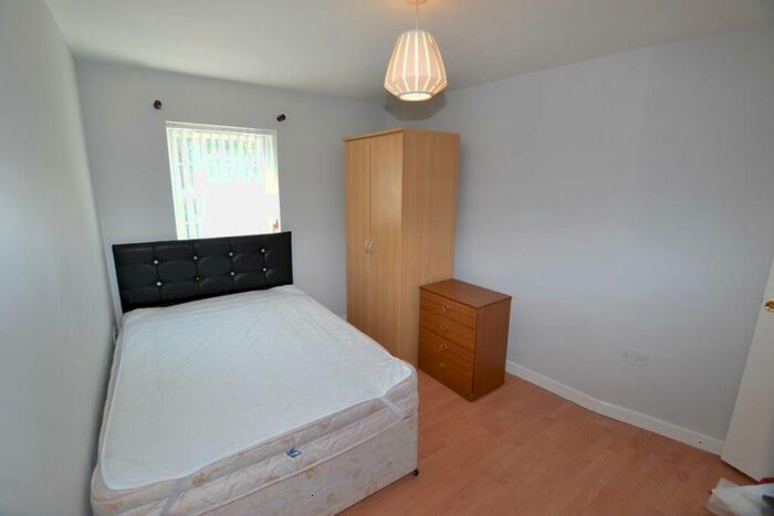 1 Bedroom Apartment To Rent In Ashbourne Road - Student - -, DE22