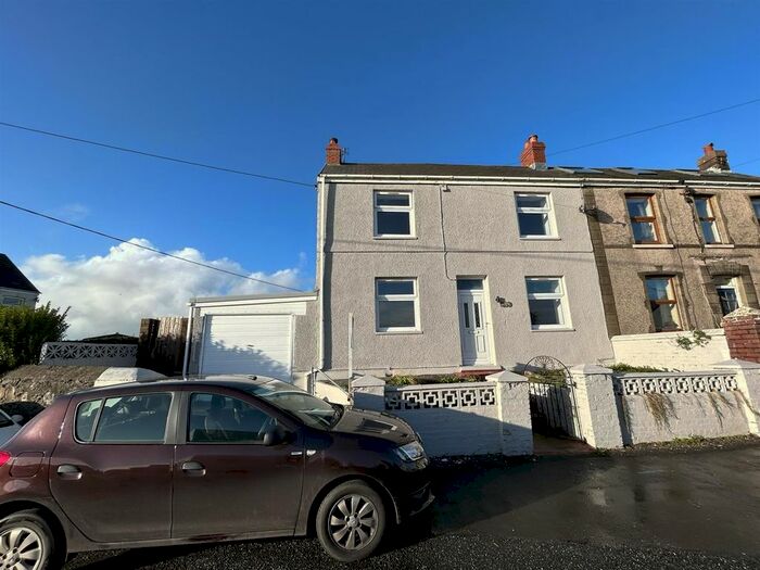 4 Bedroom Semi-Detached House For Sale In Heol Gwermont, Llansaint, Kidwelly, SA17