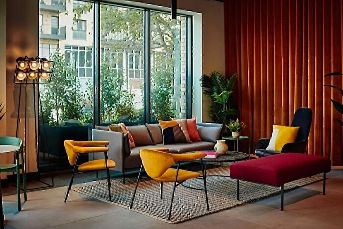 3 Bedroom Flat To Rent In Uncle Southall, Merrick Road, Southall, UB2