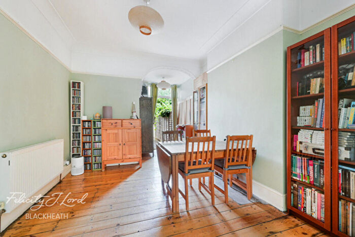 4 Bedroom Terraced House For Sale In Wellington Gardens, London, SE7