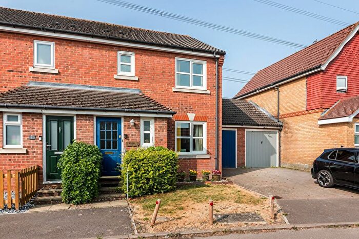 3 Bedroom Semi-Detached House For Sale In Dagdale Drive, Didcot, OX11
