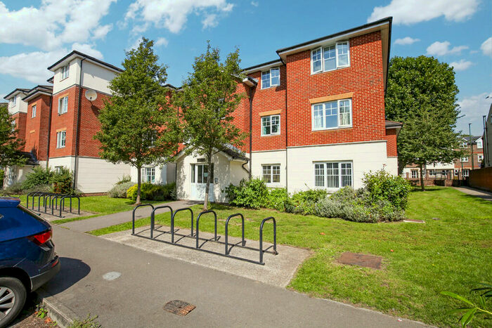 1 Bedroom Apartment To Rent In Bramber House, Kennedy Road, RH13