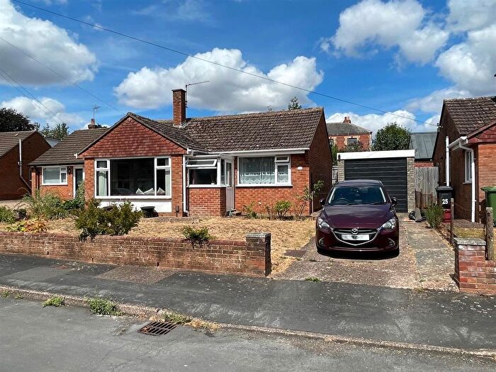 2 Bedroom Detached Bungalow For Sale In Oakley Close, Pinhoe, Exeter, EX1