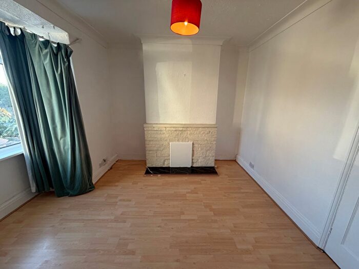 3 Bedroom Semi Detached House To Rent In Chatsworth Park Grove, Sheffield, S12