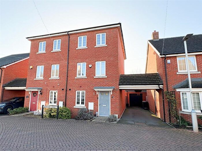 4 Bedroom House To Rent In Saritor Croft, Leighton Buzzard, LU7