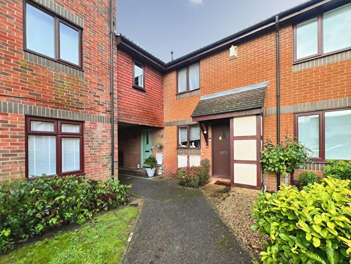 3 Bedroom Terraced House For Sale In Spenlove Close, Abingdon, Oxfordshire, OX14