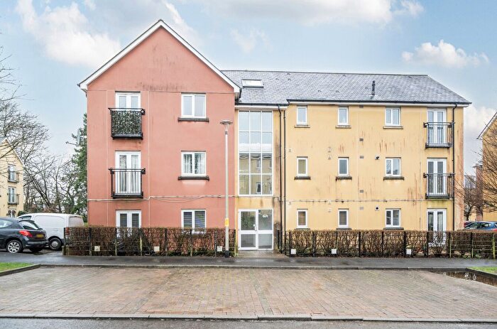 2 Bedroom Flat For Sale In Tovey Crescent, Plymouth, Devon, PL5