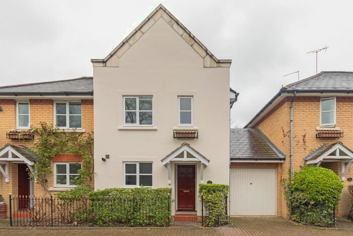 3 Bedroom Terraced House To Rent In Dorchester Mews, Twickenham, TW1