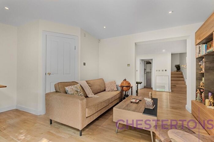 2 Bedroom End Of Terrace House To Rent In Friars Mead, Cubitt Town, E14