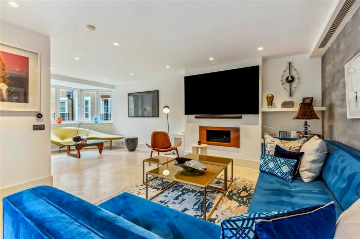 4 Bedroom Mews To Rent In Vantage Place, Kensington, W8