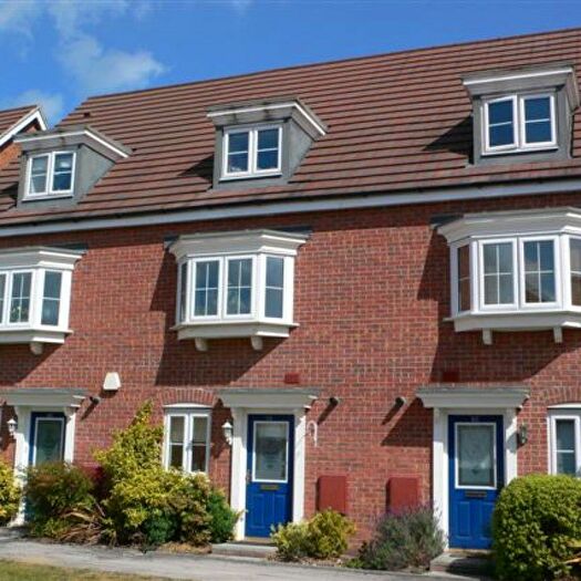 3 Bedroom Town House To Rent In Urquhart Road Thatcham, RG19