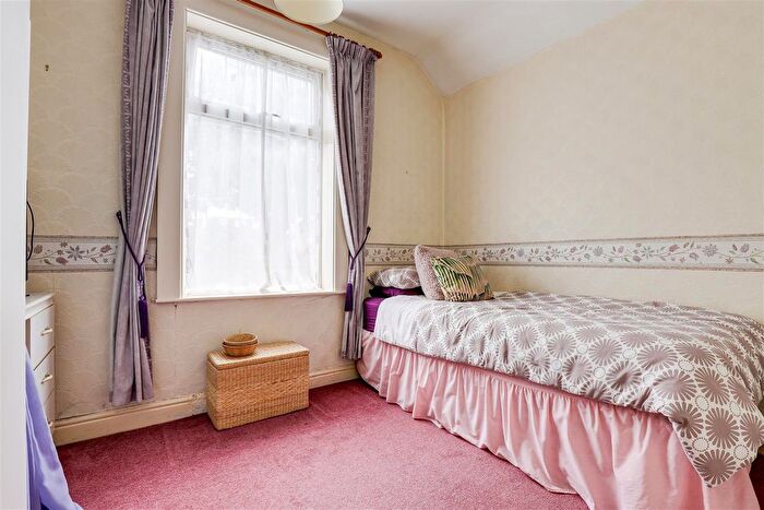 3 Bedroom End Terrace House For Sale In Church Drive, Daybrook, Nottinghamshire, NG5