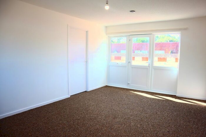 1 Bedroom Flat To Rent In Drovers Croft, Greenleys, Milton Keynes., MK12