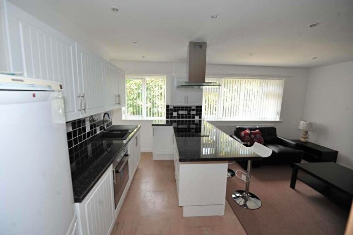 3 Bedroom Flat To Rent In New Zealand Cottages, Lime Kiln Road, Canterbury, Kent, CT1