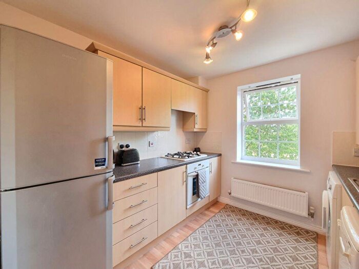 2 Bedroom Flat To Rent In Lock Keeper Close, Leicester, LE18