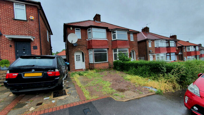 3 Bedroom Semi-Detached House To Rent In Lodore Gardens, Kingsbury, NW9