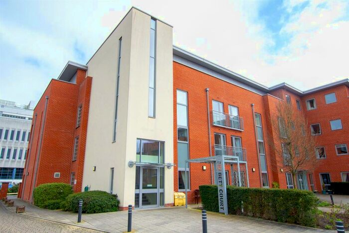 1 Bedroom Retirement Property To Rent In The Brow, Burgess Hill, RH15