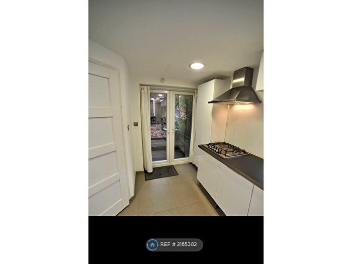 Studio To Rent In Lincoln Road, Reading, RG2