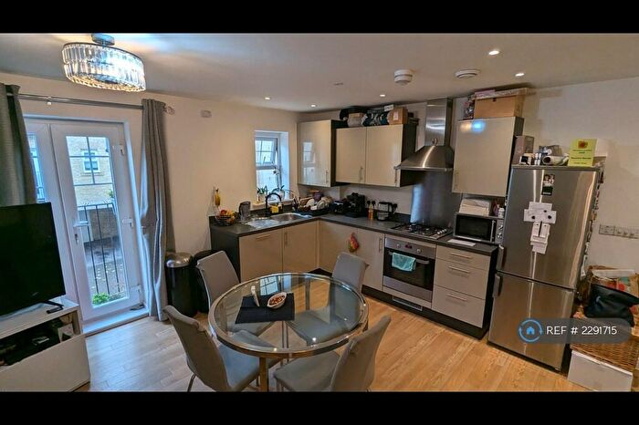 2 Bedroom Flat To Rent In Edgeware House, Shortlands, Bromley, BR2