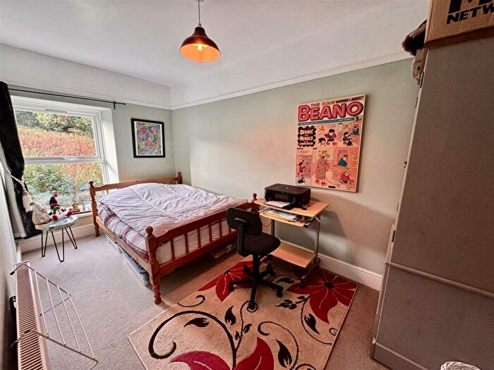 3 Bedroom Detached House For Sale In Llandeilo Road, Garnant, Ammanford, SA18