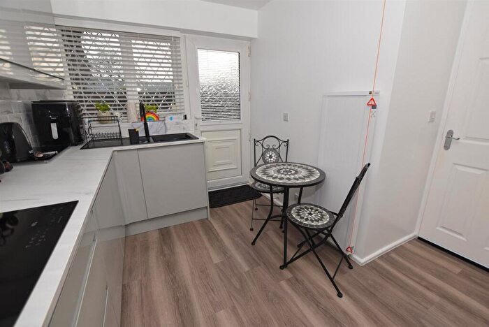 2 Bedroom Semi-Detached Bungalow For Sale In Shetland Drive, Bromborough, CH62