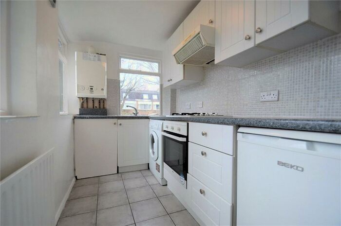 1 Bedroom Flat To Rent In A Beulah Hill, Upper Norwood, London, SE19