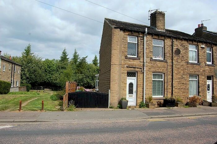 2 Bedroom Terraced House To Rent In West Street, Huddersfield, West Yorkshire, HD3