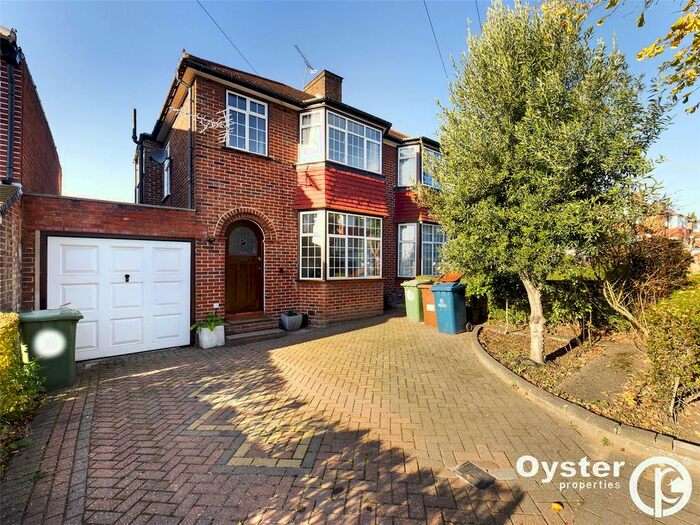3 Bedroom Semi-Detached House To Rent In Bromefield, Stanmore HA7