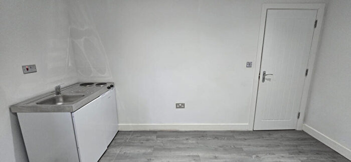Studio To Rent In Russell Road, Tilbury, Essex, RM18