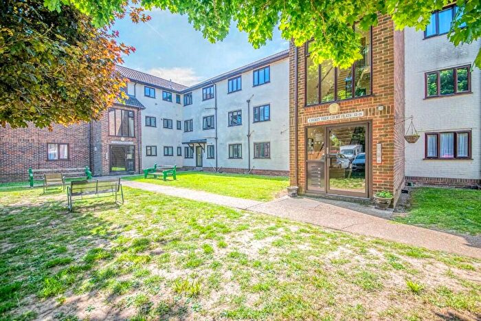 1 Bedroom Flat For Sale In Leigh Road, Eastleigh, SO50