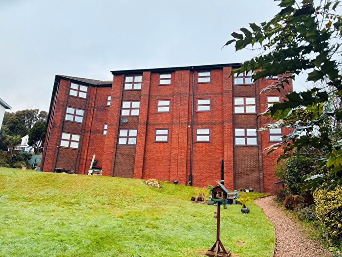 2 Bedroom Flat For Sale In East Cliff Road, Dawlish, EX7