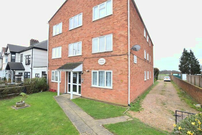 2 Bedroom Flat To Rent In Ebury Court, Eastern Avenue, Newbury Park, Ilford, IG2