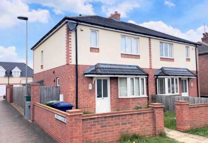 3 Bedroom House To Rent In Broadway, Yaxley, Peterborough, PE7