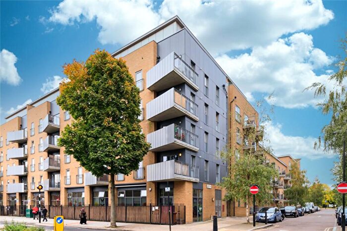 1 Bedroom Flat To Rent In Chris Pullen Way, Islington, N7