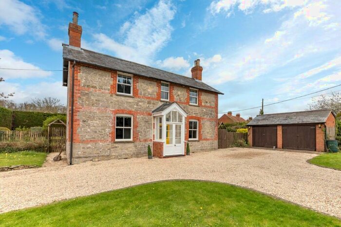 4 Bedroom Detached House For Sale In Hindon Road, Dinton, Salisbury, Wiltshire, SP3