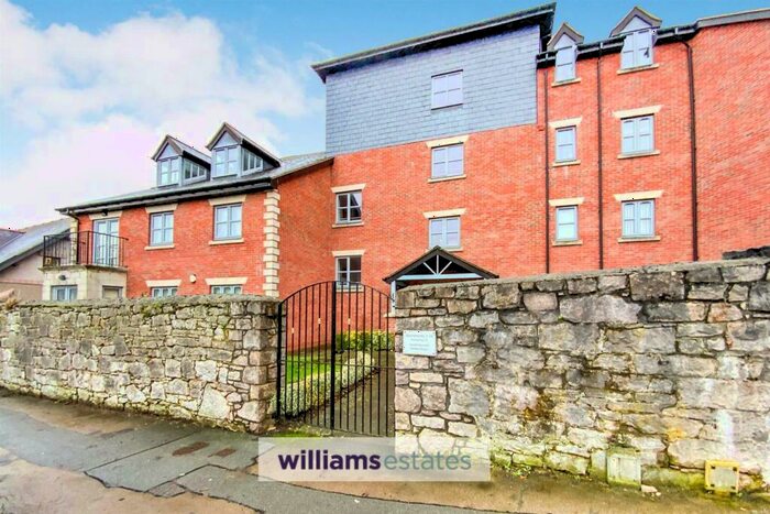 2 Bedroom Flat For Sale In Market Street, Ruthin, LL15