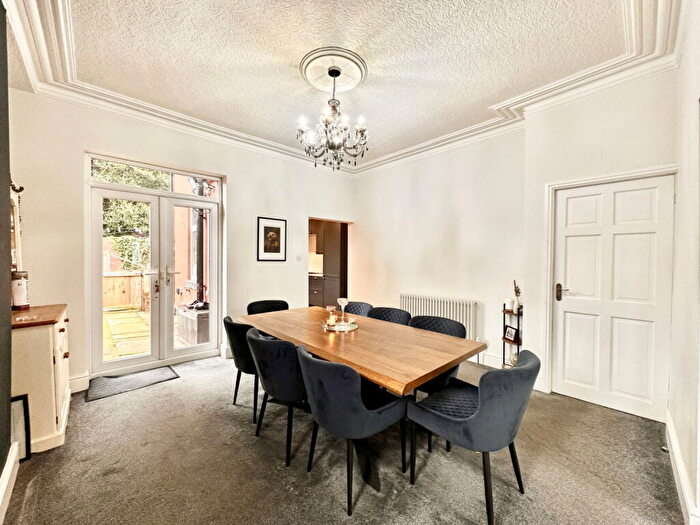 3 Bedroom End Of Terrace House For Sale In Chapel Street, Dukinfield, SK16