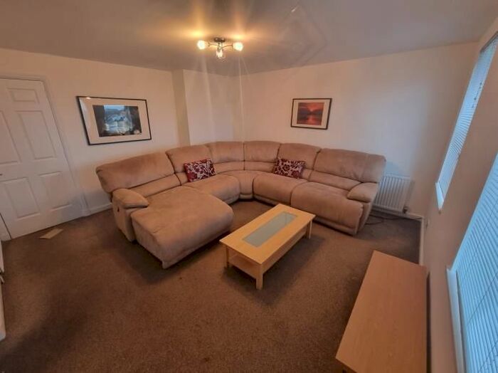 2 Bedroom Flat To Rent In Gallowgate, Aberdeen, AB25