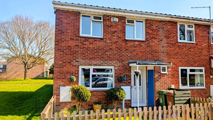 3 Bedroom End Of Terrace House For Sale In Tubbs Close, Grove, OX12